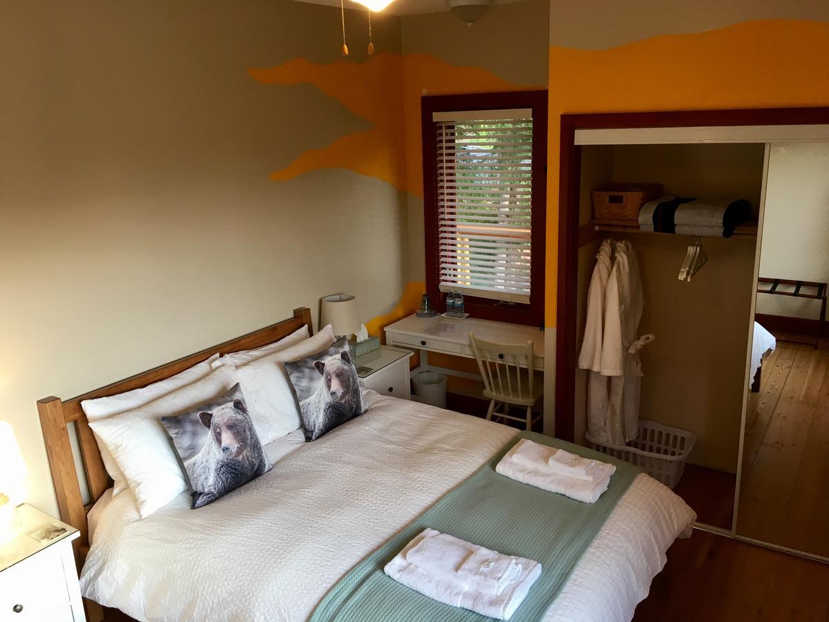 Sunshine Villa B&B Madeira Park Екстер'єр фото